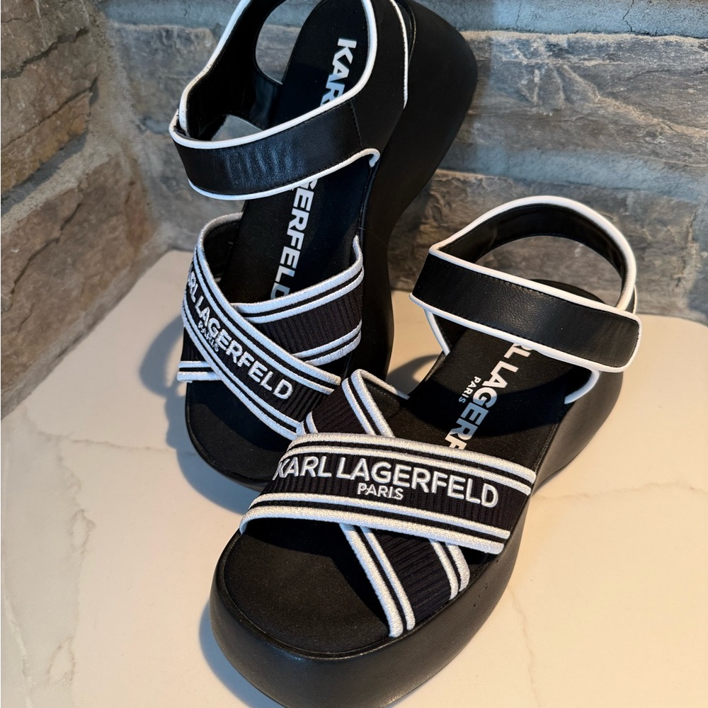 🌟 Karl Lagerfeld Black and White Platform Sandals
